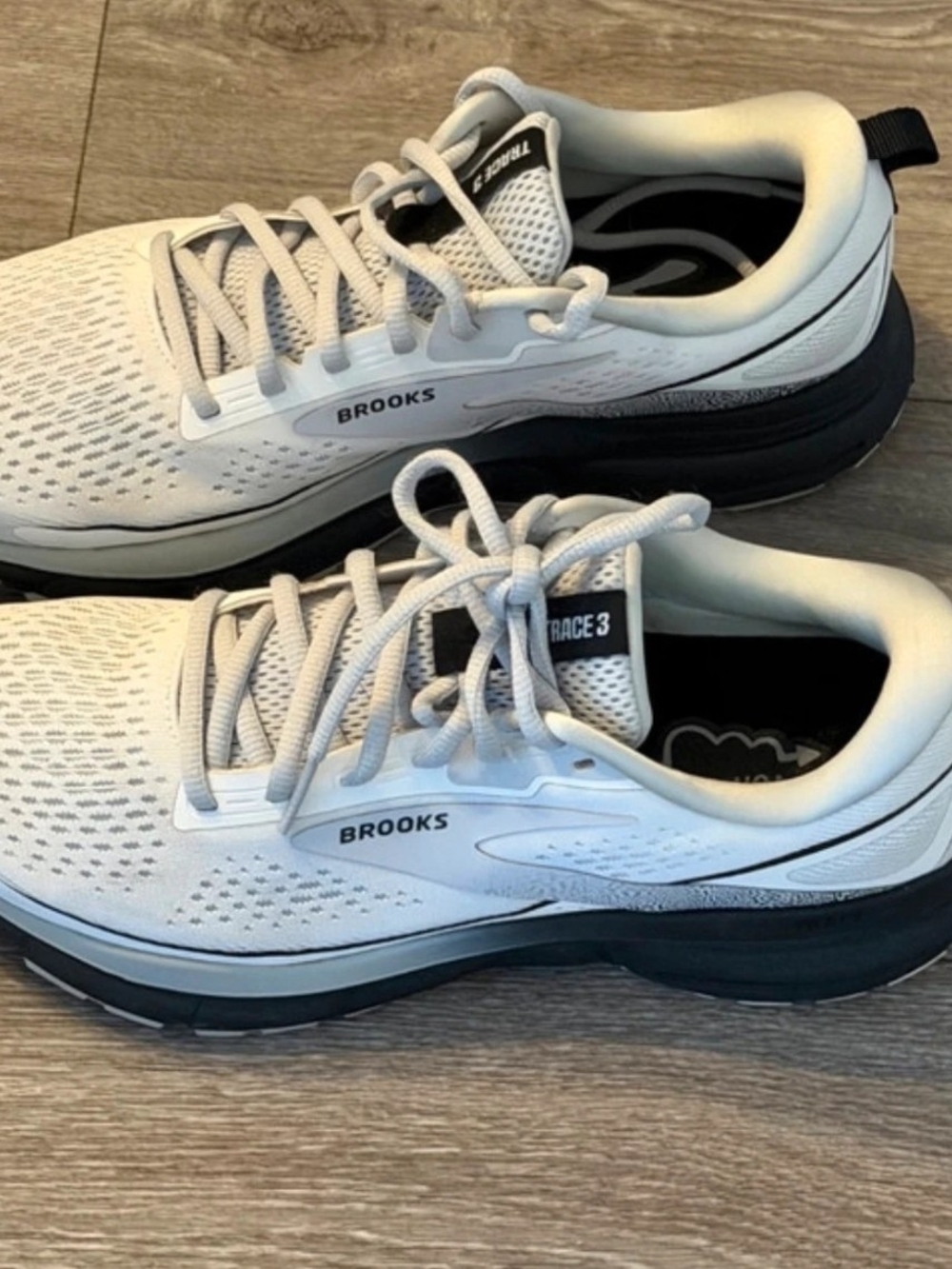 Brooks Running Shoes — White/Black